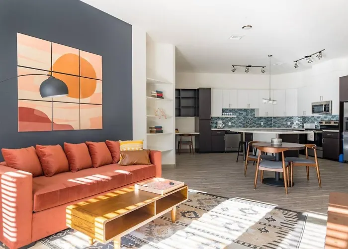 Modern 2br Cozysuites Town Waterfront!