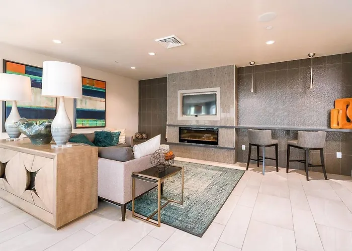 Modern 2br Cozysuites Town Waterfront! Tempe