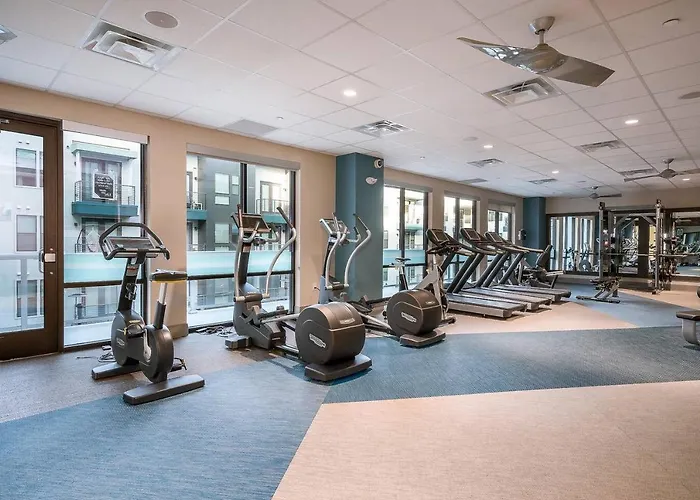 Modern 2br Cozysuites Town Waterfront! *